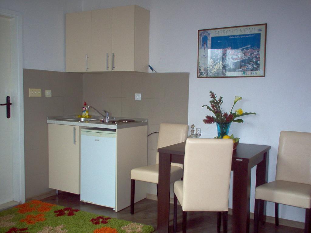 Apartments Jadran Herceg Novi Rom bilde